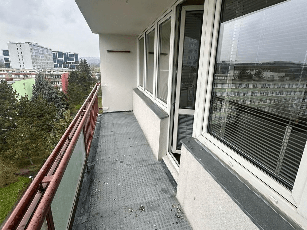 Balkon před homestagingem